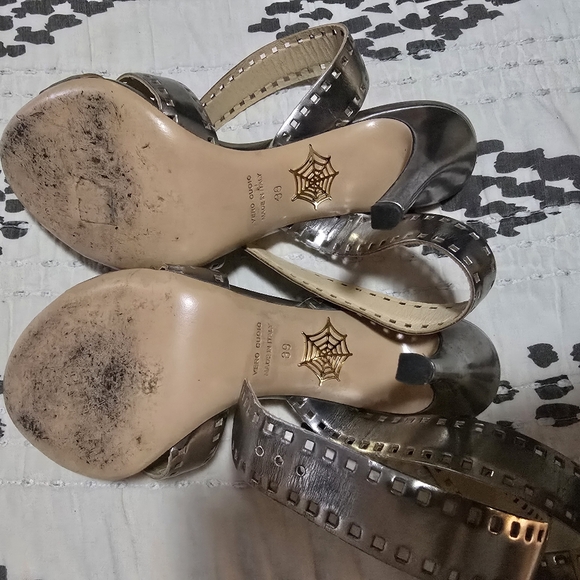 Charlotte Olympia Take 110 size 39 silver heels - Picture 3 of 6